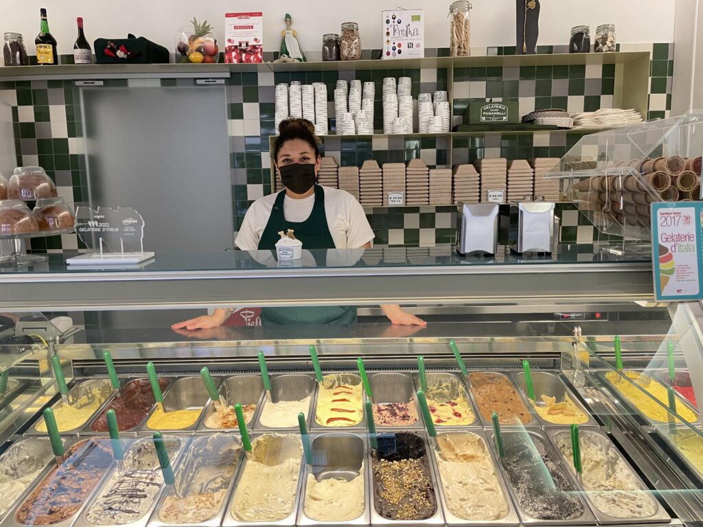 gelateria per cani Milano